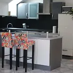 Seeblick Kampf Mit Fahrradgarage דירה נוננהורן